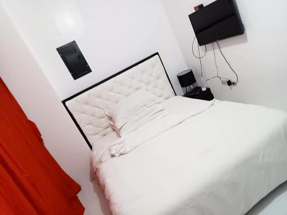 N&J Lopez Lodging House Pasay Ngoại thất bức ảnh