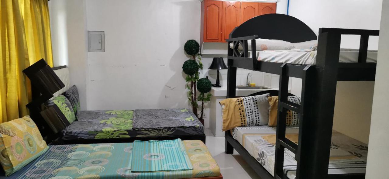 N&J Lopez Lodging House Pasay Ngoại thất bức ảnh